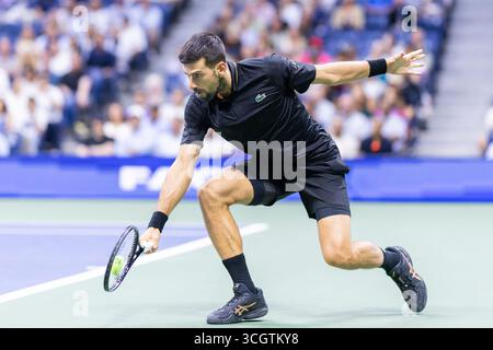 Flushing Meadow, Stati Uniti. 29 agosto 2025. Nel terzo turno all'Arthur Ashe Stadium il giorno 6 al 2025 US Open Tennis Championship all'USTA Billie Jean King National Tennis Center di New York City venerdì 29 agosto 2025. Foto di Corey Sipkin/UPI credito: UPI/Alamy Live News Foto Stock
