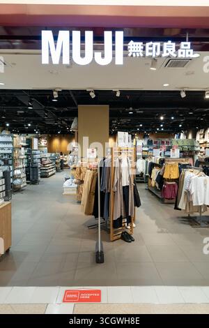 Petaling Jaya, Malesia - 14 luglio 2024: Negozio Muji al centro commerciale Sunway Pyramid. Foto Stock