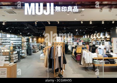 Petaling Jaya, Malesia - 14 luglio 2024: Negozio Muji al centro commerciale Sunway Pyramid. Foto Stock
