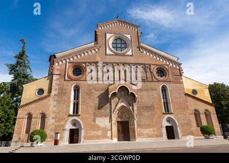 Piazza della Libertà a Udine, con torre dell'orologio e architettura rinascimentale Foto Stock