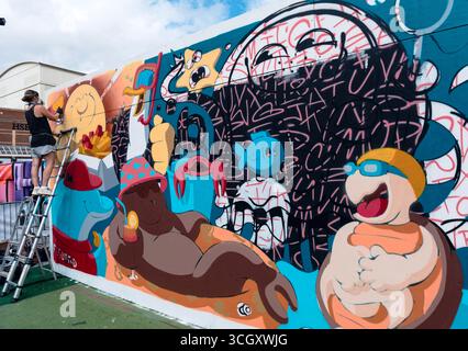 Southend, Regno Unito. 30 agosto 2025. Opera d'arte al Southend City Jam 2025. Immagini: Roo Art City Jam è un festival di Street art che si svolge ogni anno alla fine delle vacanze estive. Ogni anno ospita oltre 100 artisti di strada locali, nazionali e internazionali di talento, che trasformano un certo numero di mura permanenti e temporanee intorno al centro città e al lungomare. BensCapMedia/Alamy Live News Foto Stock