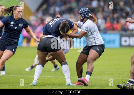 Londra, Regno Unito. 30 agosto 2025. Lisa Thomson (Centre - Scotland e Trailfinders) viene colpita duramente durante la partita tra Scozia e Figi nella Women's Rugby World Cup 2025 (partita 10) al Salford Community Stadium, Inghilterra, sabato 30 agosto 2025. Credito: SPP Sport Press Photo. /Alamy Live News Foto Stock