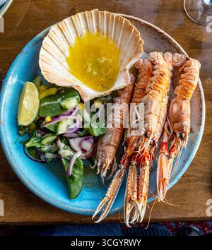 Piatto di Langoustines servito al Castlebay Hotel Isle of barra, Scozia Foto Stock