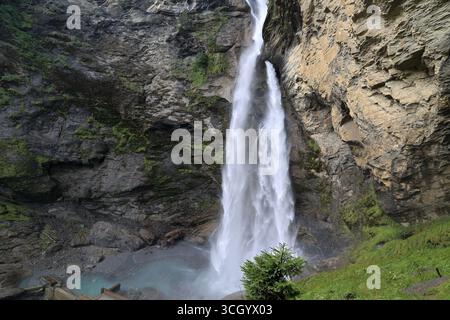 Il Reichenbach rientra nel comune di Schattenhalb nel cantone di Berna, in Svizzera Foto Stock