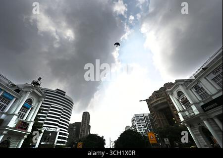 Nuova Delhi, India. 30 agosto 2025. NUOVA DELHI, INDIA - AGOSTO 30: Nuvola sopra Connaught Place, il 30 agosto 2025 a nuova Delhi, India. (Foto di Sanjeev Verma/Hindustan Times/Sipa USA ) credito: SIPA USA/Alamy Live News Foto Stock