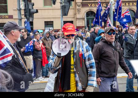 Marzo per l'Australia (evento organizzato neonazista) e la contro-protesta pro-palestinese / anti-genocidio. Foto Stock