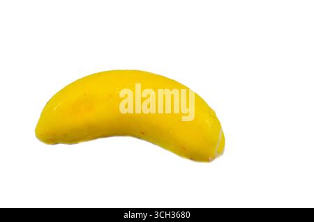 Prelibatezze surgelate al gusto di frutta alla banana, gelaterie o gelaterie, combinazione di frutta e gelato, assortimento di sapori una rinfrescante delizia estiva, Foto Stock