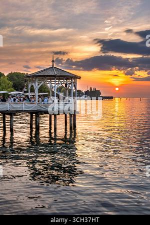 Padiglione con bar sul lungolago, Bregenz, Lago di Costanza, Vorarlberg, Austria, Europa Foto Stock