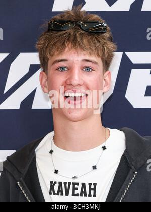 Los Angeles, Stati Uniti. 30 agosto 2025. LOS ANGELES, CALIFORNIA, USA - AGOSTO 30: Caiden Evans arriva al lancio della nuova collezione Kaveah dei Clements Twins tenutosi al Beverly Center Atrium il 30 agosto 2025 a Los Angeles, California, Stati Uniti. (Foto di Xavier Collin/Image Press Agency) credito: Image Press Agency/Alamy Live News Foto Stock