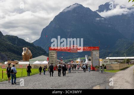 Mollis, Svizzera - agosto 29. 2025: Il Swiss Wrestling and Alpine Festival, che è il festival sportivo nazionale più tradizionale che si tiene ogni tre Foto Stock