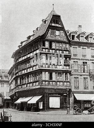 La Casa Kammerzell è uno degli edifici più famosi di Strasburgo. Dipartimento BAS-Rhin, regione Alsazia, Francia. Eliografia di Boussod Valadon. Attraverso l'Alsazia e la Lorena, 1888 di Charles Grad (1842-1890) le Tour du Monde 1888 Foto Stock