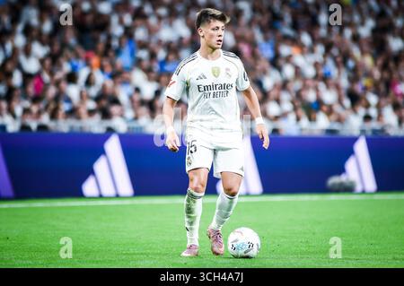 Madrid, Espagne. 30 agosto 2025. Arda GULER del Real Madrid durante la partita di calcio spagnola della Liga tra il Real Madrid CF e l'RCD Mallorca il 30 agosto 2025 allo stadio Santiago Bernabeu di Madrid, Spagna - foto Matthieu Mirville (Gustavo Valiente)/DPPI Credit: DPPI Media/Alamy Live News Foto Stock
