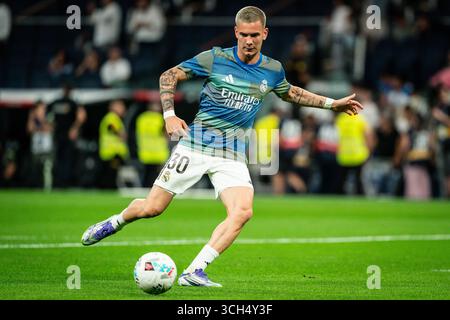 Madrid, Espagne. 30 agosto 2025. Franco MASTANTUONO del Real Madrid durante la partita di calcio della Liga spagnola tra il Real Madrid CF e l'RCD Mallorca il 30 agosto 2025 allo stadio Santiago Bernabeu di Madrid, Spagna - foto Matthieu Mirville (Tomas Garrido)/DPPI Credit: DPPI Media/Alamy Live News Foto Stock