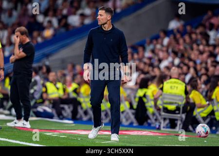 Madrid, Madrid, Spagna. 30 agosto 2025. Xabi Alonso, allenatore del Real Madrid, è visto durante la partita di calcio LaLiga EA Sports tra il Real Madrid CF e l'RCD Mallorca all'Estadio Santiago Bernabeu il 30 agosto 2025 a Madrid, Spagna. (Credit Image: © Alberto Gardin/ZUMA Press Wire) SOLO PER USO EDITORIALE! Non per USO commerciale! Foto Stock