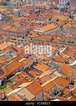 Tetti della città vecchia di Dubrovnik Foto Stock