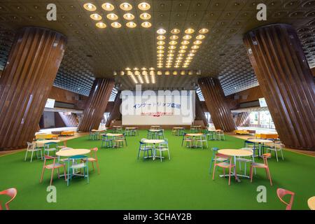 Shakaden Reiyukai è un tempio buddista di Tokyo costruito nel 1975 dalla Takenaka Corporation nel quartiere Azabudai, vicino alla Tokyo Tower Foto Stock