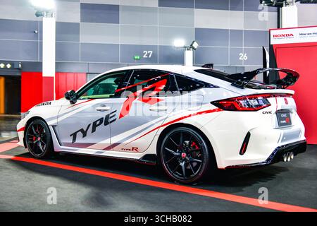 BANGKOK, TAILANDIA - agosto 30,2025 : Honda Civic Type R (FL5) 2,0 VTEC Turbo 330 cv in mostra al Salone Auto di Bangkok BITEC Bangna Foto Stock