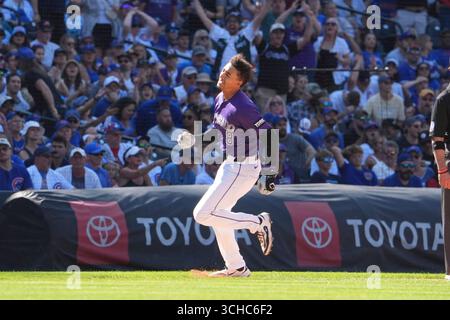 Agosto 31 2025: Ryan Ritter, seconda base del Colorado (8), round terzo a segnare la corsa vincente durante la partita tra Chicago Cubs e Colorado Rockies tenutasi al Coors Field di Denver Co. David Seelig/Cal Sport medi Foto Stock