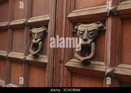 Battitori di porte in vecchio stile in Italia Foto Stock