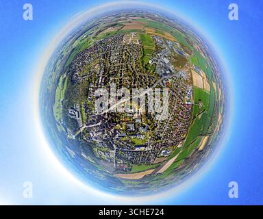 Vista aerea, area residenziale, vista del centro di Nordkirchen, area commerciale su Cappenberger Strasse, globo, immagine fisheye, immagine a 360 gradi, piccola Foto Stock