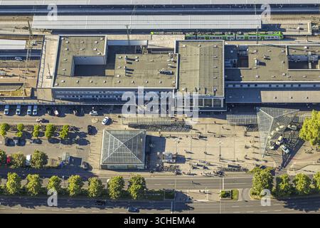 Vista aerea, edificio della stazione principale con piazzale della stazione, posteggio taxi coperto, città, Dortmund, zona della Ruhr, Renania settentrionale-Vestfalia, Germania, zona ferroviaria Foto Stock