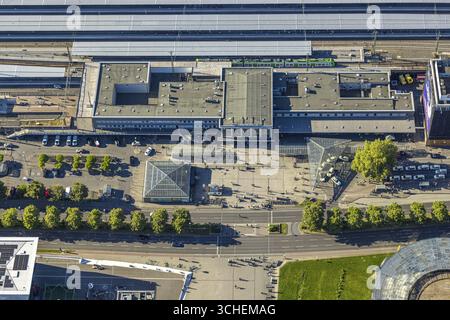 Vista aerea, edificio della stazione principale con piazzale della stazione, posteggio taxi coperto, città, Dortmund, zona della Ruhr, Renania settentrionale-Vestfalia, Germania, zona ferroviaria Foto Stock