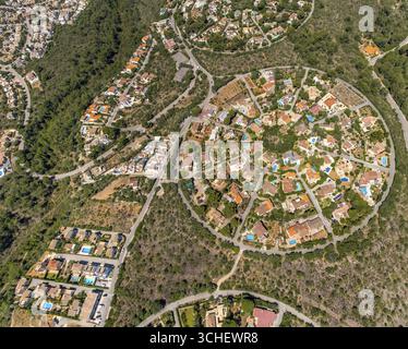 Vista aerea, complesso circolare di case vacanze Cala Murada, Cales de Majorca, Manacor, Isole Baleari, Maiorca, isole Baleari, Spagna Foto Stock