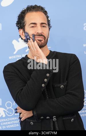 Venezia, Italia. 2 settembre 2025. Marc Jacobs partecipa alla photocall "Marc by Sofia" durante la 82a Mostra Internazionale d'Arte cinematografica di Venezia il 2 settembre 2025, Venezia (foto di Gian Mattia D'Alberto/Lapresse) crediti: LaPresse/Alamy Live News Foto Stock