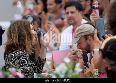 News - Sofia Coppola e Marc Jacobs, dettagli, partecipano al Red carpet Marc by Sofia durante la 82a Mostra Internazionale d'Arte cinematografica di Venezia, il 2 settembre 2025, a Venezia. Sofia Coppola partecipa al Red carpet Marc by Sofia durante la 82a Mostra Internazionale d'Arte cinematografica di Venezia il 2 settembre 2025 a Venezia. Foto: Cinzia Camela. Lido di Venezia Palazzo del Cinema Italia Copyright: XCinziaxCamelax/xLiveMediax LPN 2006210 Foto Stock