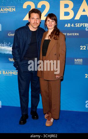 Hanno Koffler und mia Maariel Meyer bei der Premiere des Kinofilms 22 Bahnen im Zoo Palast. Berlino, 02.09.2025 *** hanno Koffler e mia Maariel Meyer alla prima del film 22 Bahnen allo Zoo Palast di Berlino, 02 09 2025 foto:XA.xBuggex/xFuturexImagex 22bahnen 5935 Foto Stock