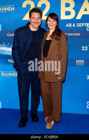 Hanno Koffler und mia Maariel Meyer bei der Premiere des Kinofilms 22 Bahnen im Zoo Palast. Berlino, 02.09.2025 *** hanno Koffler e mia Maariel Meyer alla prima del film 22 Bahnen allo Zoo Palast di Berlino, 02 09 2025 foto:XA.xBuggex/xFuturexImagex 22bahnen 5934 Foto Stock