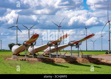 Baustelle für die Erweiterung des Windpark Lövenich, im Rheinischen Braunkohlerevier, östlich von Erkelenz, 4 Vestas V162 Windenergieanlagen mit einer Leistung von 5,6 MW werden neu gebaut, NRW, Deutschland Windpark *** cantiere per l'espansione del parco eolico di Lövenich, nella zona mineraria di lignite renana, a est di Erkelenz, 4 MW, con una capacità eolica di 5,6 MW, Vestas Foto Stock