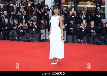 Lido di Venezia, Italia. 2 settembre 2025. Sabrin Elba assiste al tappeto rosso "Una casa di dinamite" durante il Festival del Cinema di Venezia del 82 al Lido di Venezia. Credito: SOPA Images Limited/Alamy Live News Foto Stock