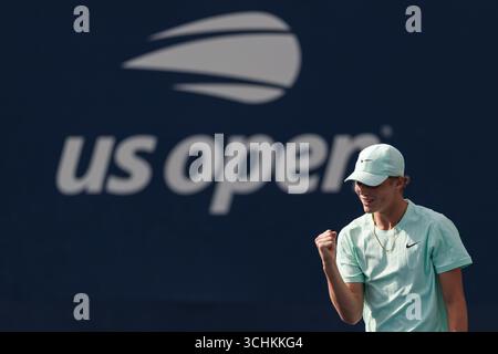 Queens, Stati Uniti. 1 settembre 2025. Queens, New York. 01 set 2025: Il doppio di Cruz Hewitt (AUS) e Nicolas Arseneault (CAN) durante gli US Open 2025. Crediti: Corleve/Alamy Live News Foto Stock