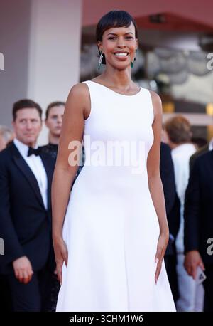 Venezia, Italien. 2 settembre 2025. Sabrina Dhowre Elba partecipa alla prima di "A House of Dynamite" durante la 82a Mostra Internazionale d'Arte cinematografica di Venezia al Palazzo del Cinema sul Lido di Venezia, Italia, il 2 settembre 2025. Credito: dpa/Alamy Live News Foto Stock