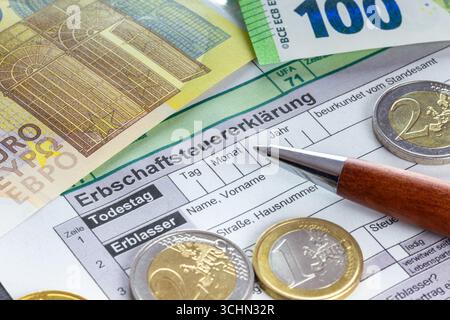 Primo piano di una dichiarazione dei redditi per successioni (Germania) Foto Stock