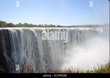 La cascata delle Cascate Vittoria alle Cascate Vittoria il 10 gennaio 2009 a Livingston, Zimbabwe. (Foto di Chris ricco) Foto Stock