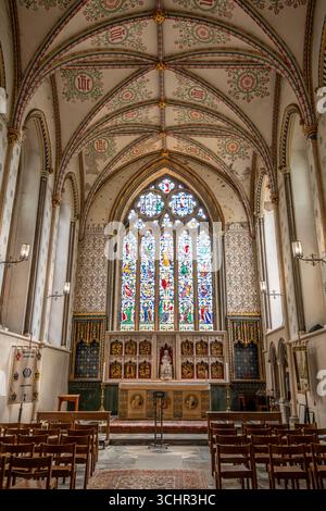 Vista interna della cattedrale di Llandaff, Llandaff vicino a Cardiff, Galles del Sud, Regno Unito Foto Stock