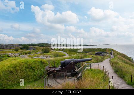 Helsinki, Finlandia. Agosto 27 2025. le fortificazioni militari intorno all'isola Foto Stock