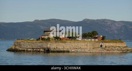 Battery Munkholmen, Munkholmen batteri, piccola isola nel Trondheimsfjord, destinazione dell'escursione, Trondheim, Trondelag, Norvegia, Scandinavia, Europa Foto Stock
