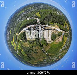 Foto aerea, grande cantiere Rahmedetalbruecke, autostrada A45 Sauerlandlinie, globo terrestre, immagine fisheye, immagine a 360 gradi, piccolo mondo, piccolo Foto Stock
