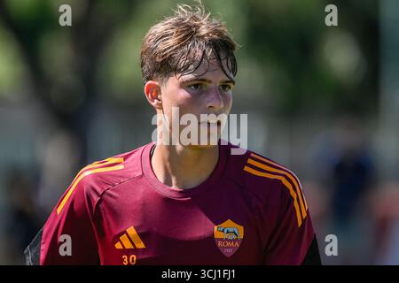Roma, Italia. 4 settembre 2025. Lorenzo paratici dell'AS Roma durante l'amichevole di calcio tra AS Roma e Roma City FC al Centro sportivo Fulvio Bernardini di Roma (Italia), 4 settembre 2025. Crediti: Insidefoto/Alamy Live News Foto Stock