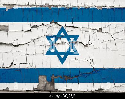 Bandiera israeliana in angoscia, vernice che si stacca dal bordo di legno Foto Stock