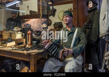 Museo della Battaglia delle Ardenne / Musée de la Bataille des Ardennes nella città di la Roche-en-Ardenne, provincia di Lussemburgo, Vallonia, Belgio Foto Stock