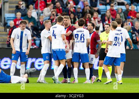Oslo, Norvegia. 4 settembre 2025. I giocatori di Finlandia e Norvegia combattono durante l'amichevole internazionale tra Norvegia e Finlandia allo stadio Ullevaal di Oslo, Norvegia. Credito: SPP Sport Press Photo. /Alamy Live News Foto Stock