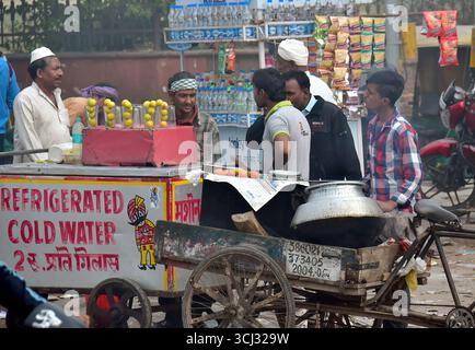 Venditrice di frutta, Delhi, India, Asia Foto Stock