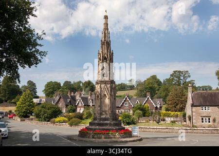 Ilam Cross Mary Russell-Watts Memorial, Ilam, Ashbourne, Peak District National Park, Staffordshire, Inghilterra Foto Stock