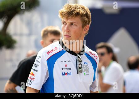 Liam Lawson (NZL) arriva al GP di F1 d'Italia sul circuito di Monza il 5 settembre 2025. Foto Stock