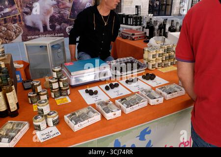 Cibo e bevande a Perugia, la città italiana e capoluogo dell'Umbria Foto Stock