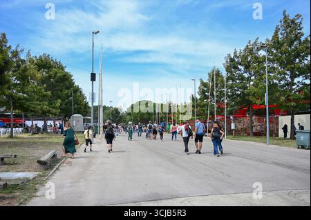 Seixal, Portogallo. 6 settembre 2025. La gente partecipa alla Festa do Avante, il festival politico e culturale annuale organizzato dal Partito Comunista portoghese (PCP). Crediti: Ricardo Rocha/Alamy Live News. Foto Stock
